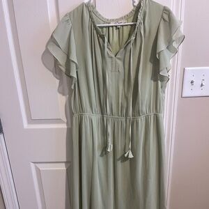 Women’s spring dress size XL.
